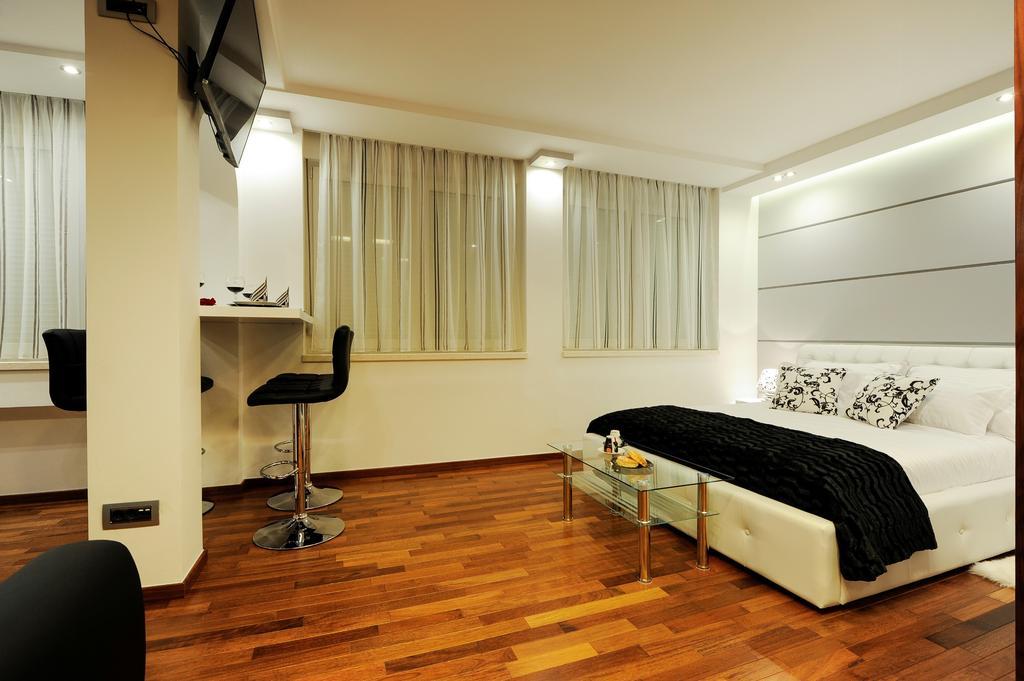 Main Street Studio And Rooms Zadar Chambre photo