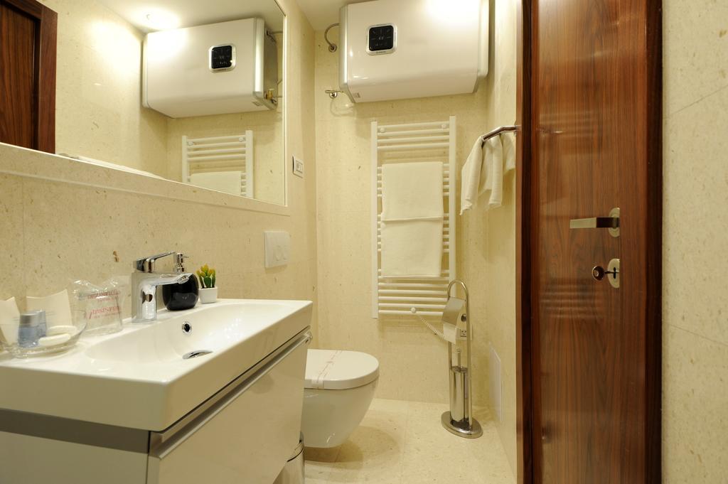 Main Street Studio And Rooms Zadar Extérieur photo